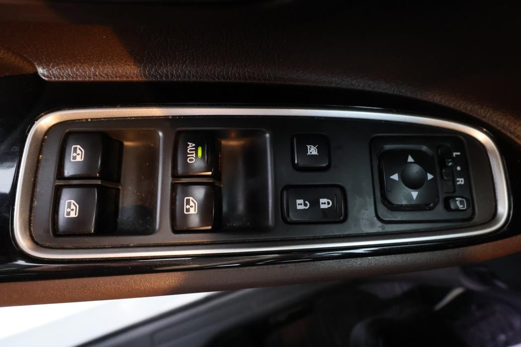 MITSUBISHI Outlander PHEV 2016