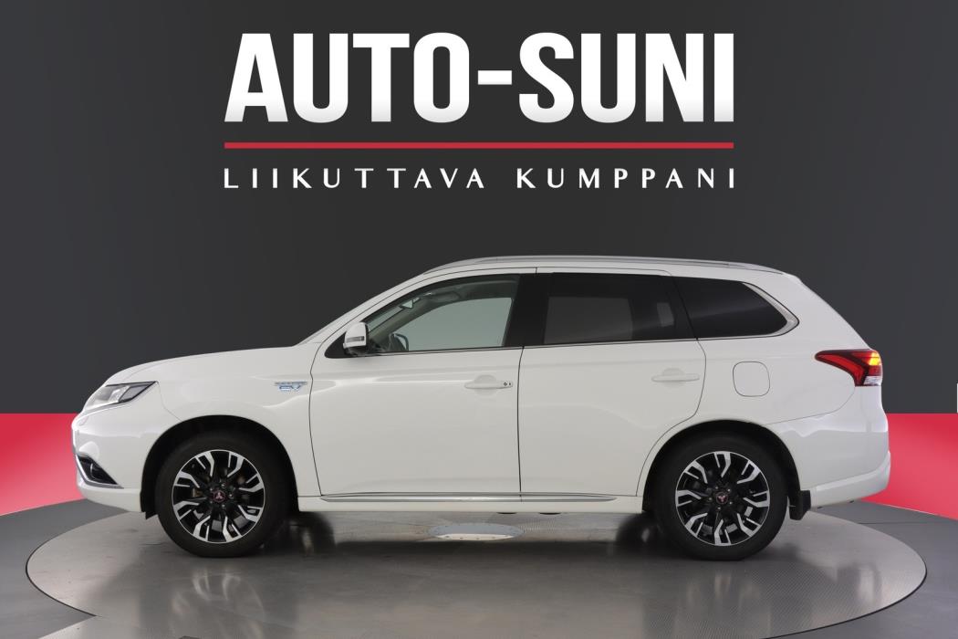 MITSUBISHI Outlander PHEV 2016