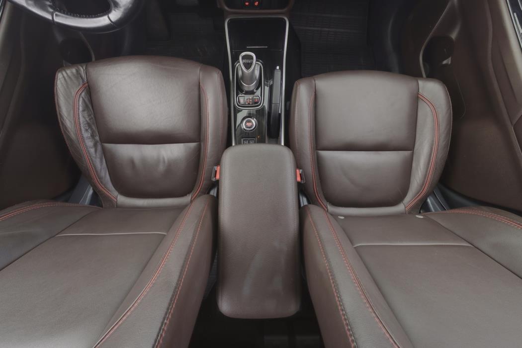 MITSUBISHI Outlander PHEV 2016