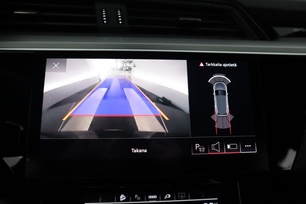 AUDI Q8 e-tron 2024