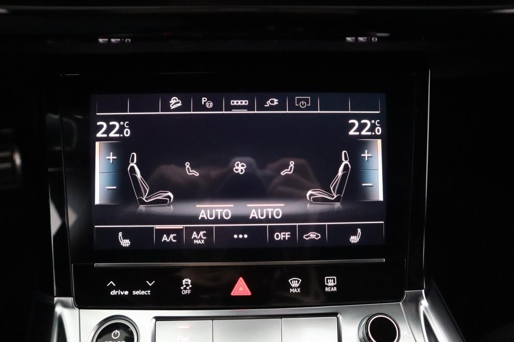 AUDI Q8 e-tron 2024
