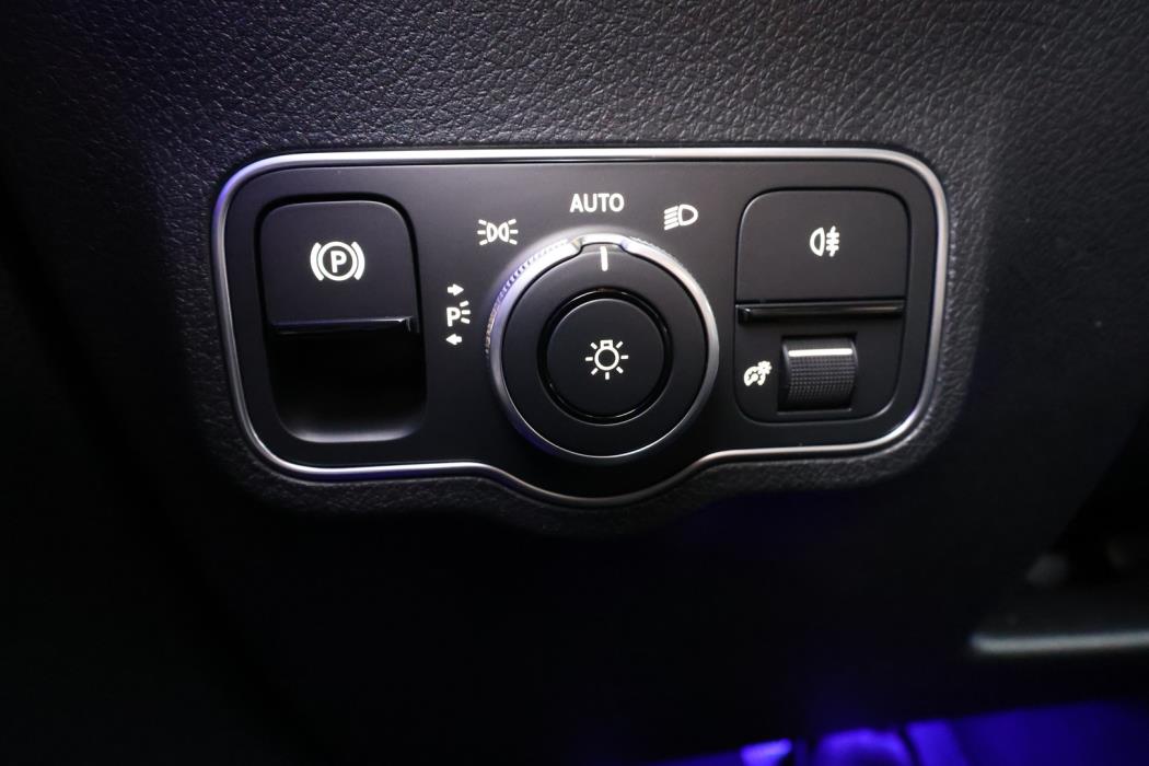 MERCEDES-BENZ EQB 2026