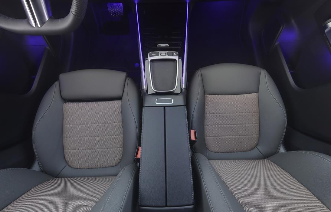 MERCEDES-BENZ EQB 2026