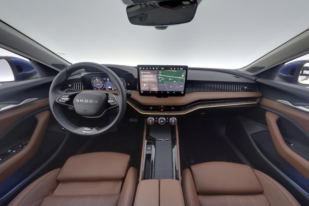 SKODA Superb 2025