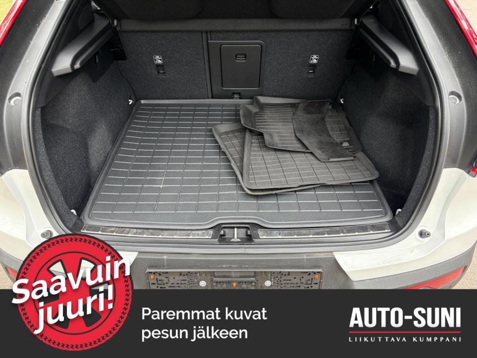 VOLVO C40 2024