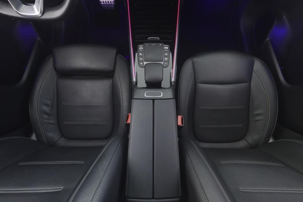 MERCEDES-BENZ EQB 2023