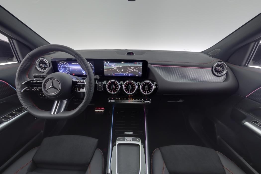 MERCEDES-BENZ EQA 2026