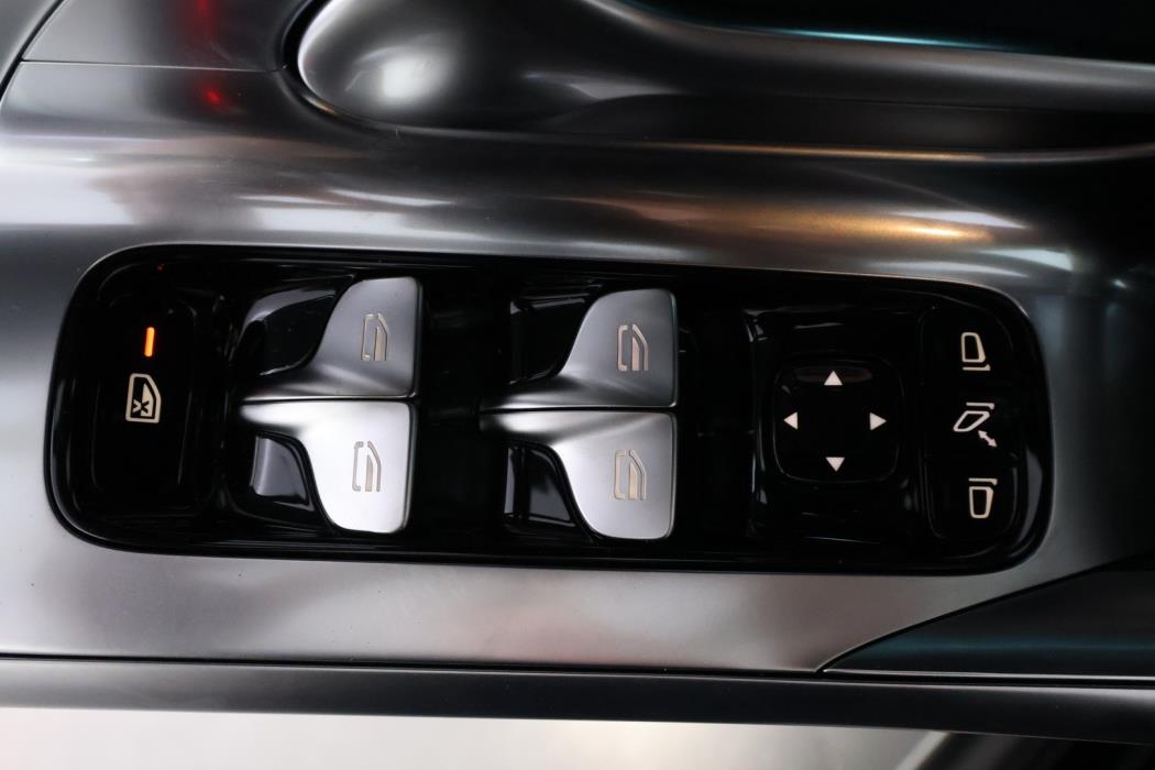MERCEDES-BENZ GLC 2026