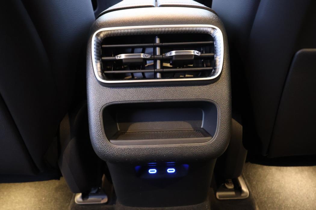 MERCEDES-BENZ GLC 2026