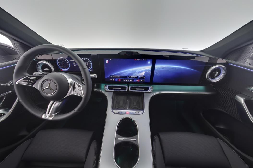 MERCEDES-BENZ GLC 2026