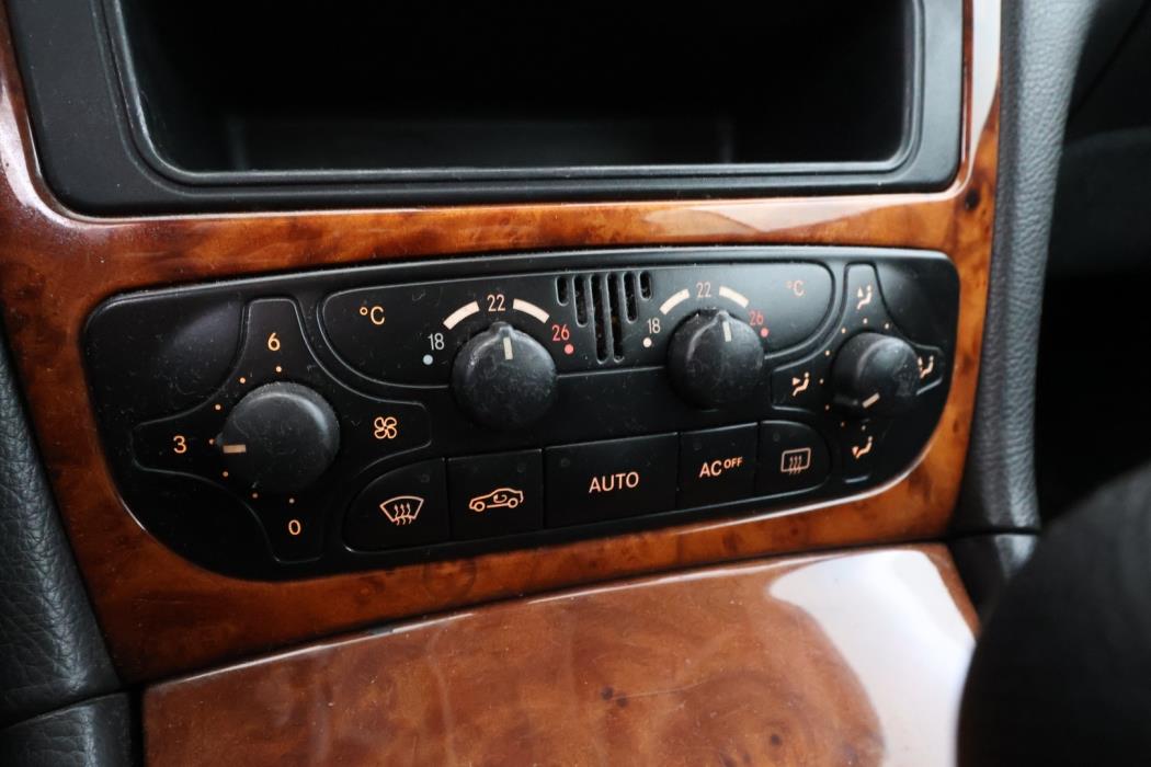 MERCEDES-BENZ CLK 2005