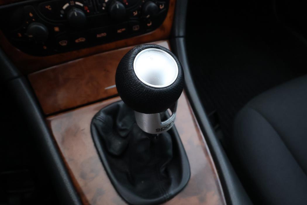 MERCEDES-BENZ CLK 2005