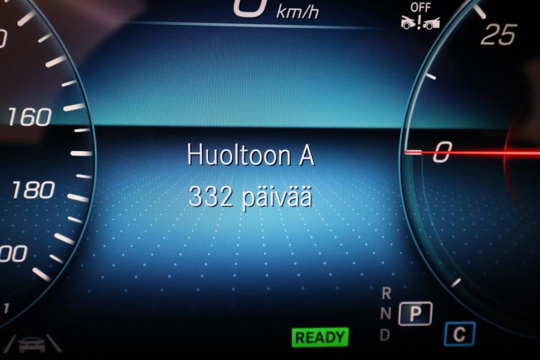 MERCEDES-BENZ EQA 2024