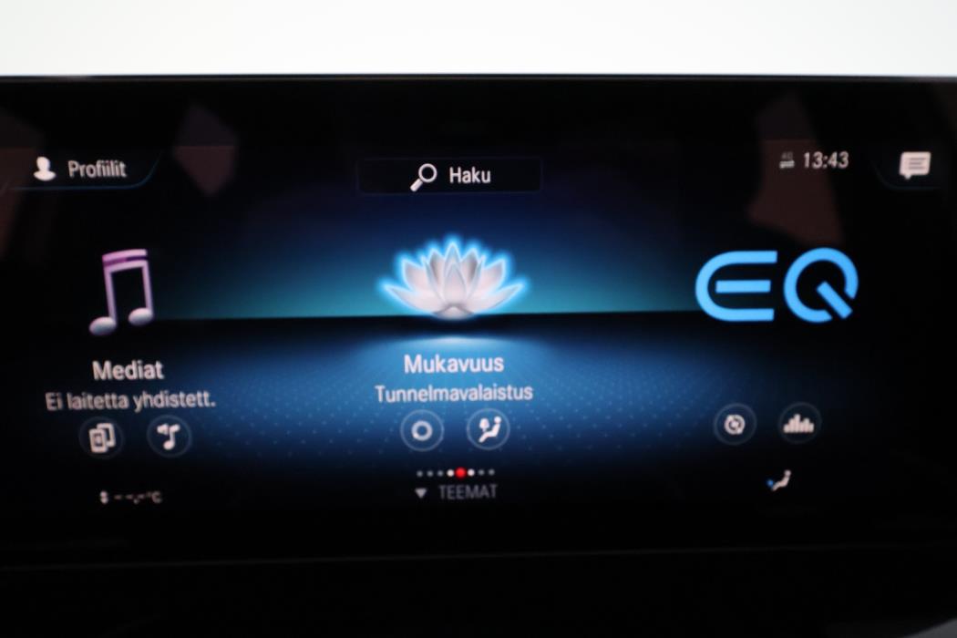 MERCEDES-BENZ EQA 2024