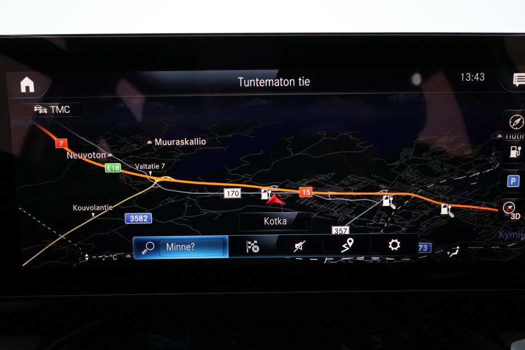 MERCEDES-BENZ EQA 2024