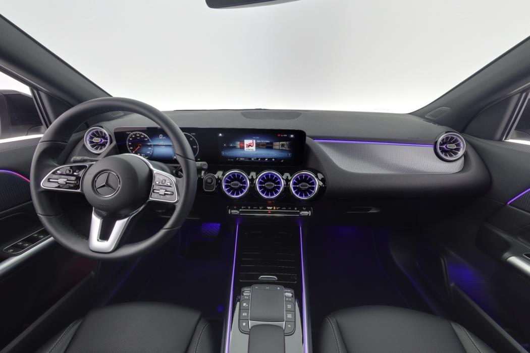 MERCEDES-BENZ EQA 2024