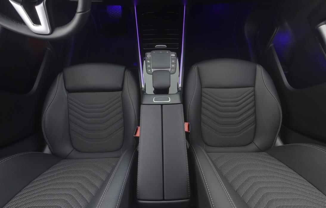 MERCEDES-BENZ EQA 2024