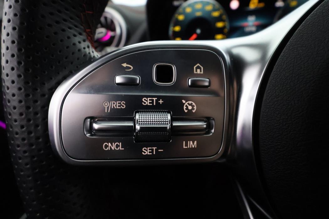 MERCEDES-BENZ EQA 2024