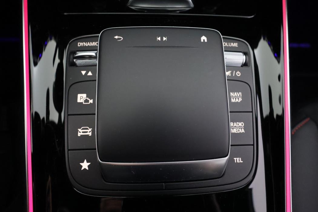 MERCEDES-BENZ EQA 2024