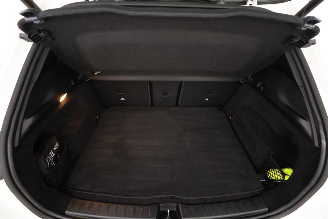 MERCEDES-BENZ EQA 2024