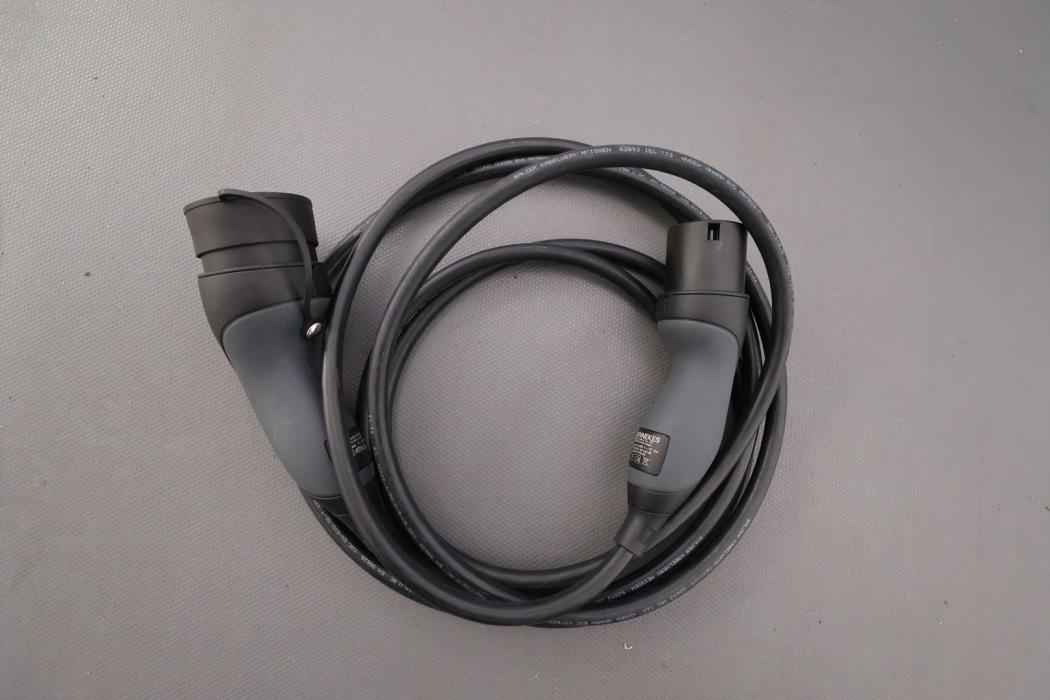 MERCEDES-BENZ EQA 2024