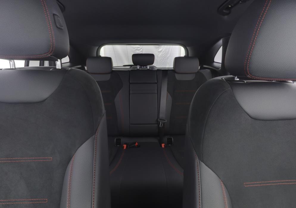 MERCEDES-BENZ EQA 2024