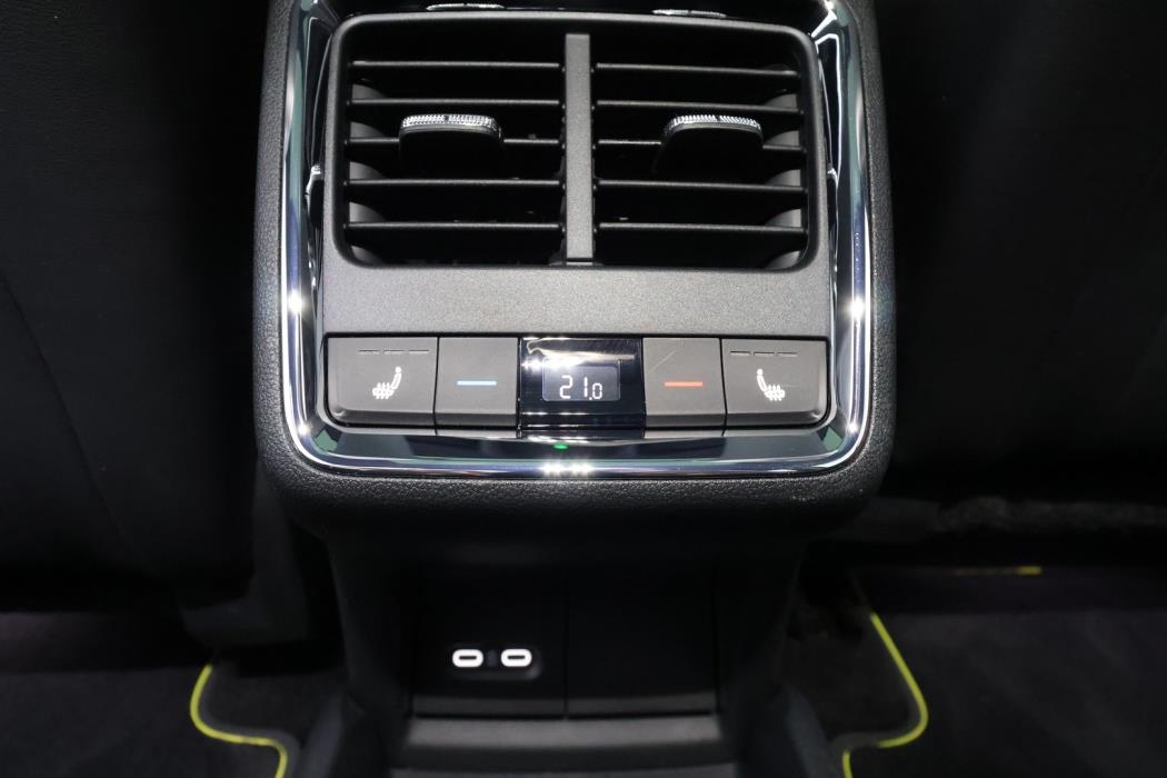 SKODA Enyaq 2025