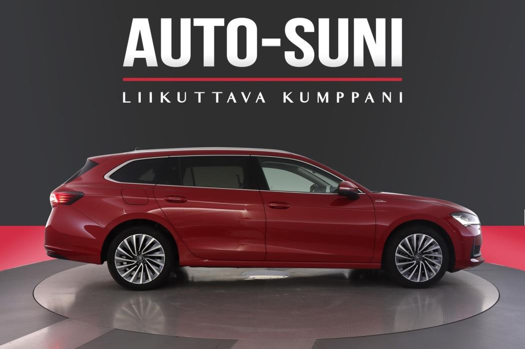 SKODA Superb 2025