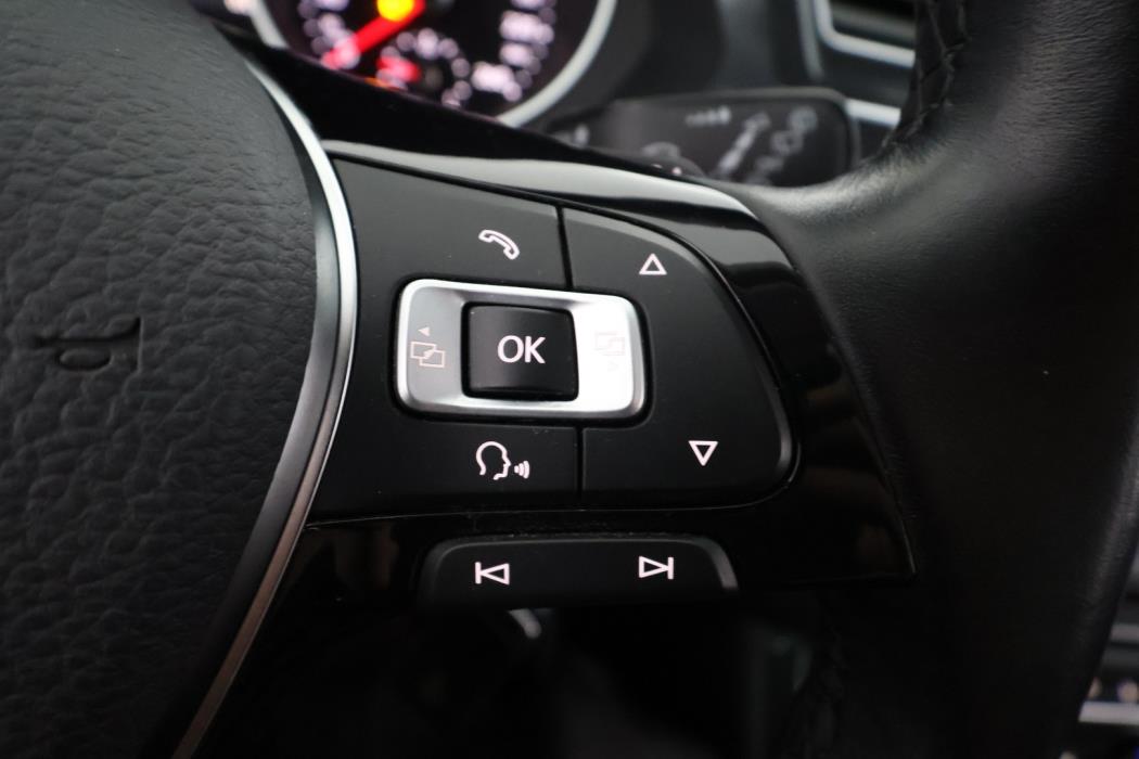 VOLKSWAGEN Tiguan 2016