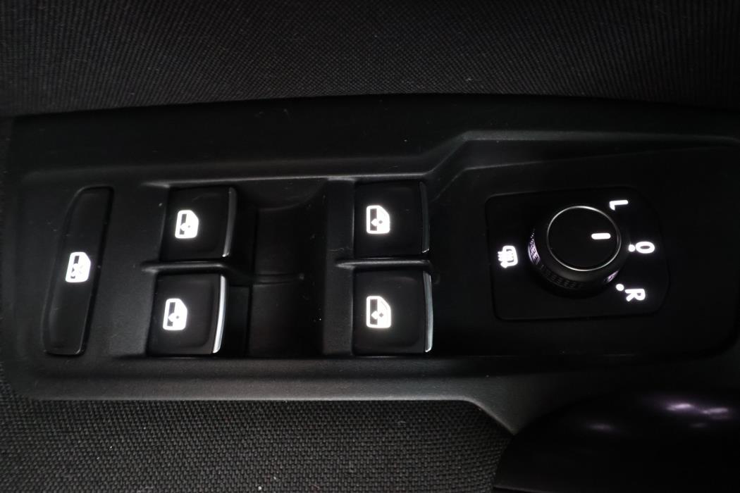 VOLKSWAGEN Tiguan 2016
