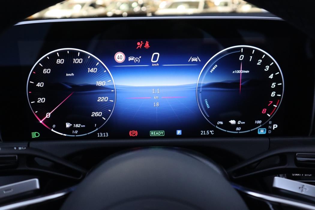 MERCEDES-BENZ E 2025