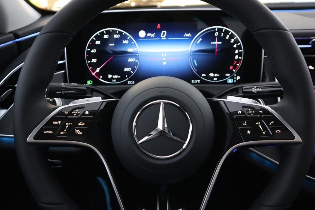 MERCEDES-BENZ E 2025
