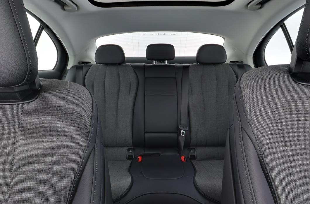 MERCEDES-BENZ E 2025