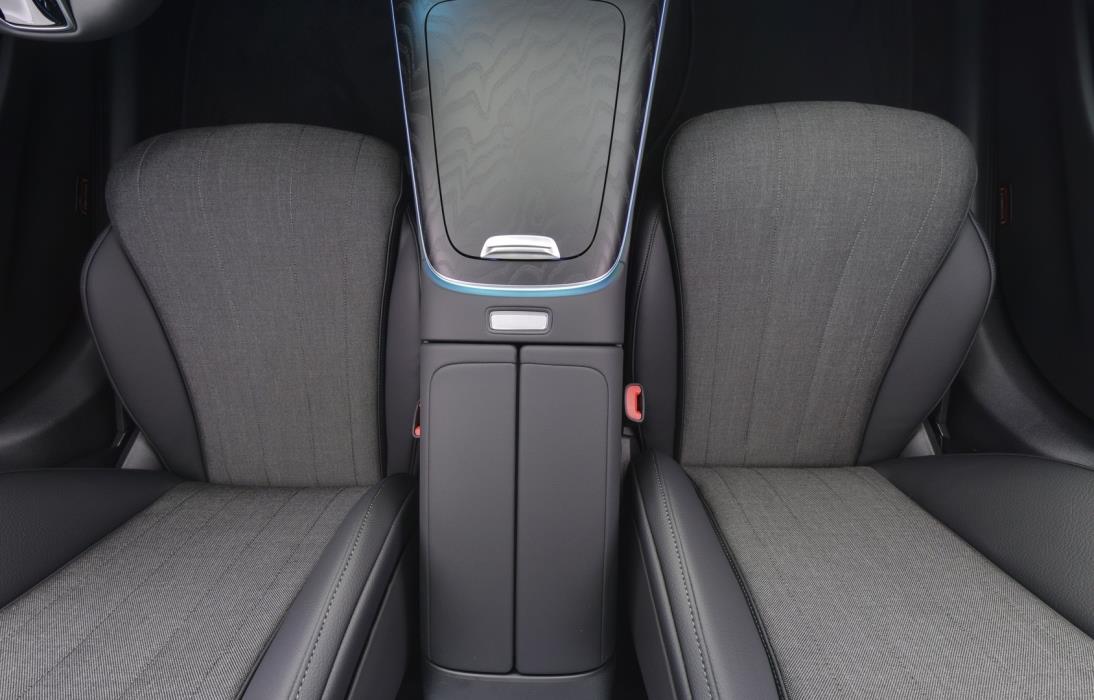 MERCEDES-BENZ E 2025