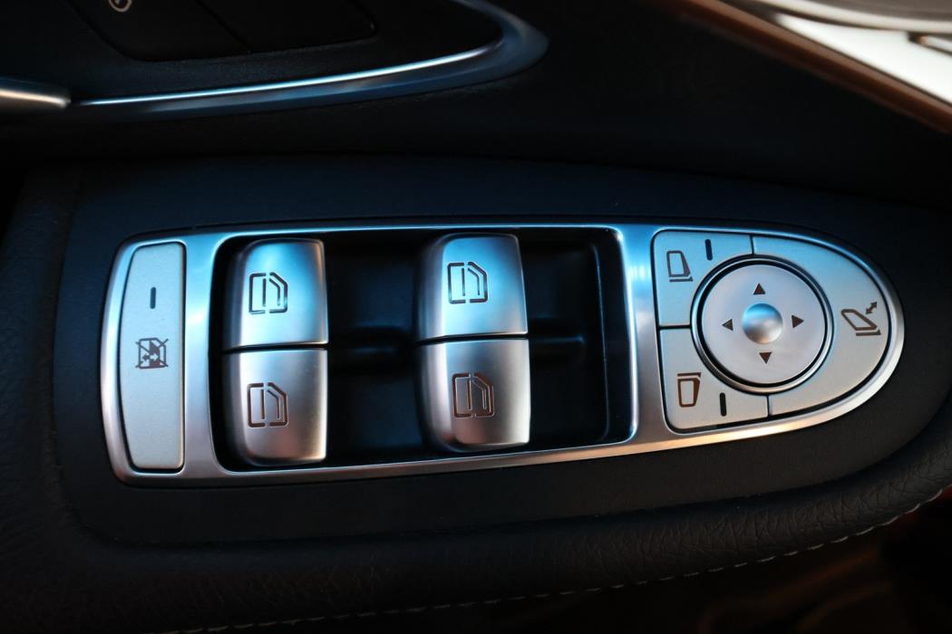 MERCEDES-BENZ EQC 2023