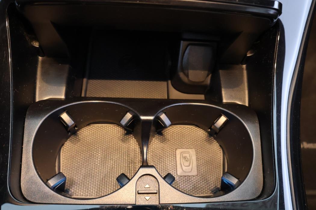 MERCEDES-BENZ EQC 2023