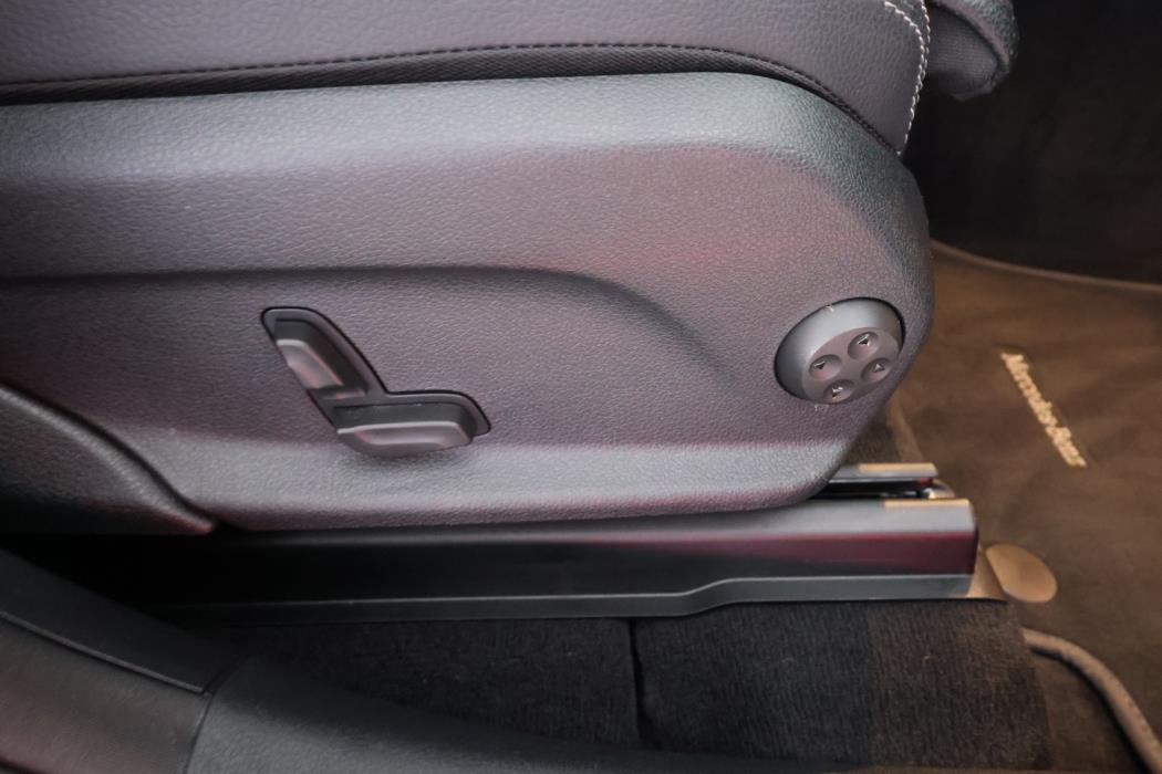 MERCEDES-BENZ EQC 2023