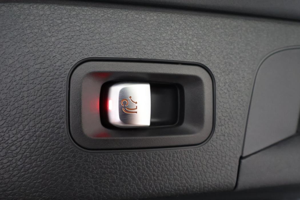 MERCEDES-BENZ EQC 2023