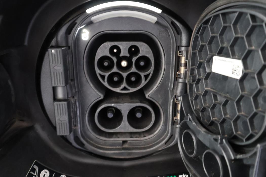 MERCEDES-BENZ EQC 2023