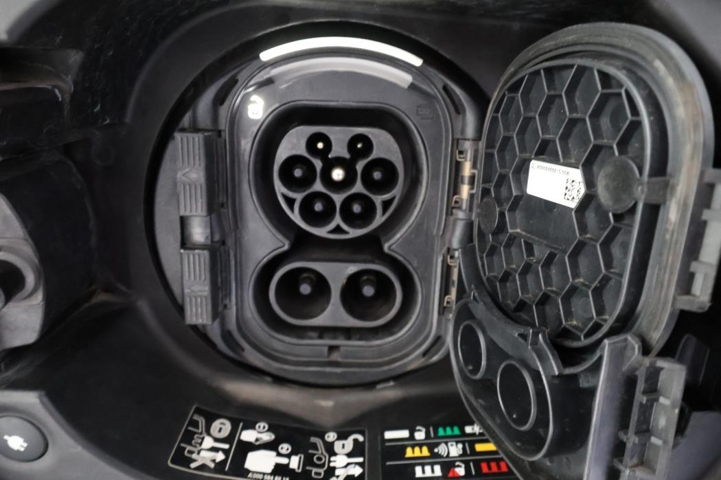 MERCEDES-BENZ EQC 2023