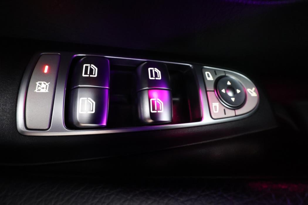 MERCEDES-BENZ E 2022