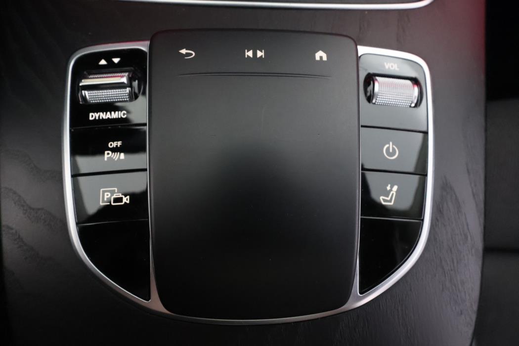 MERCEDES-BENZ E 2022