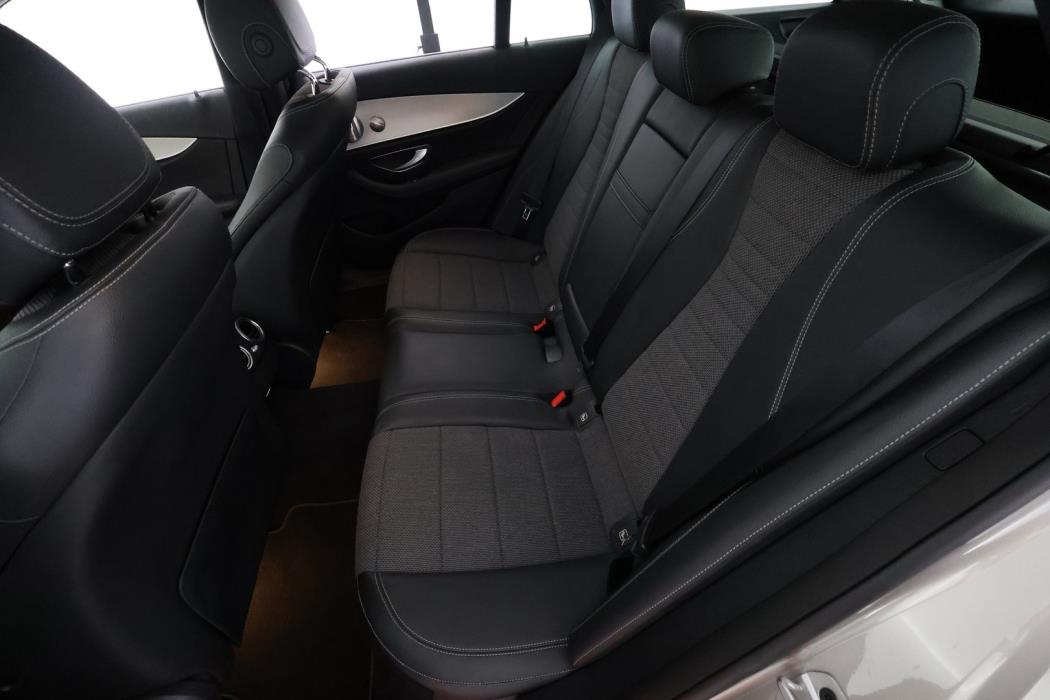 MERCEDES-BENZ E 2022