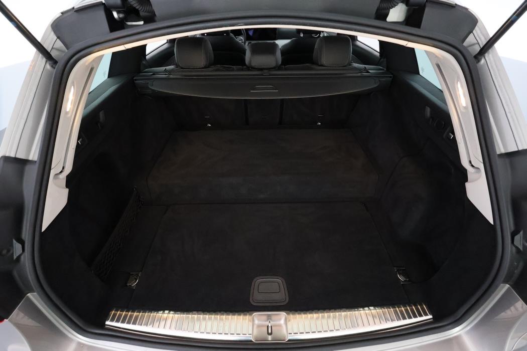 MERCEDES-BENZ E 2022