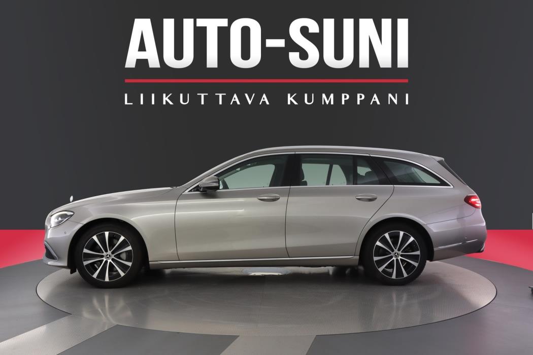 MERCEDES-BENZ E 2022