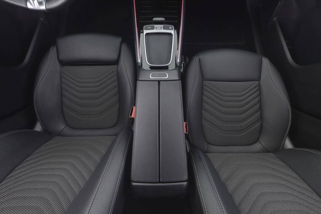 MERCEDES-BENZ EQA 2025