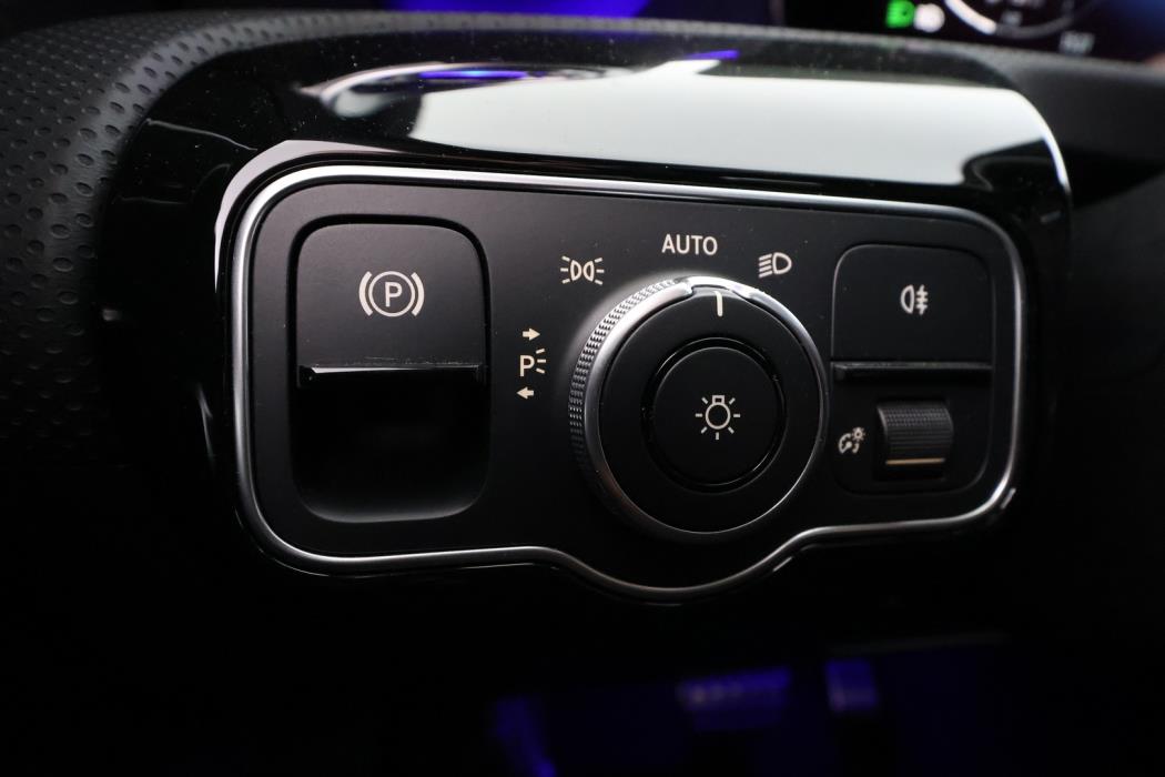 MERCEDES-BENZ CLA 2024