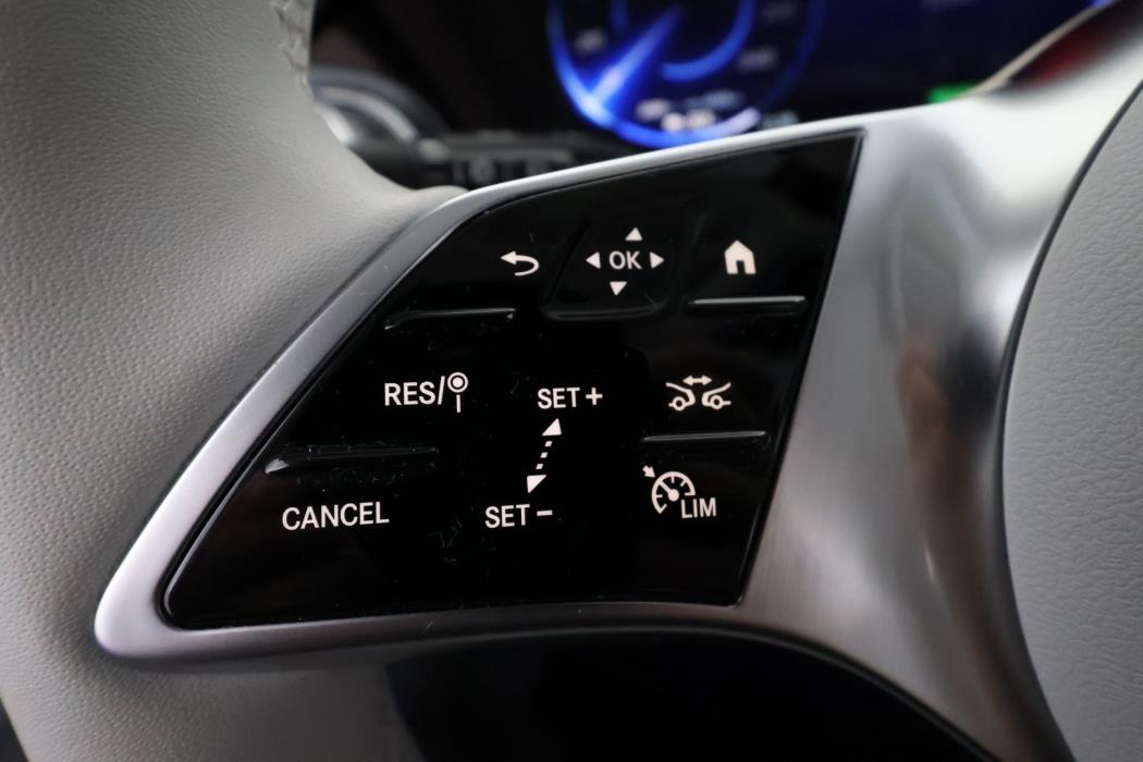 MERCEDES-BENZ EQE SUV 2023