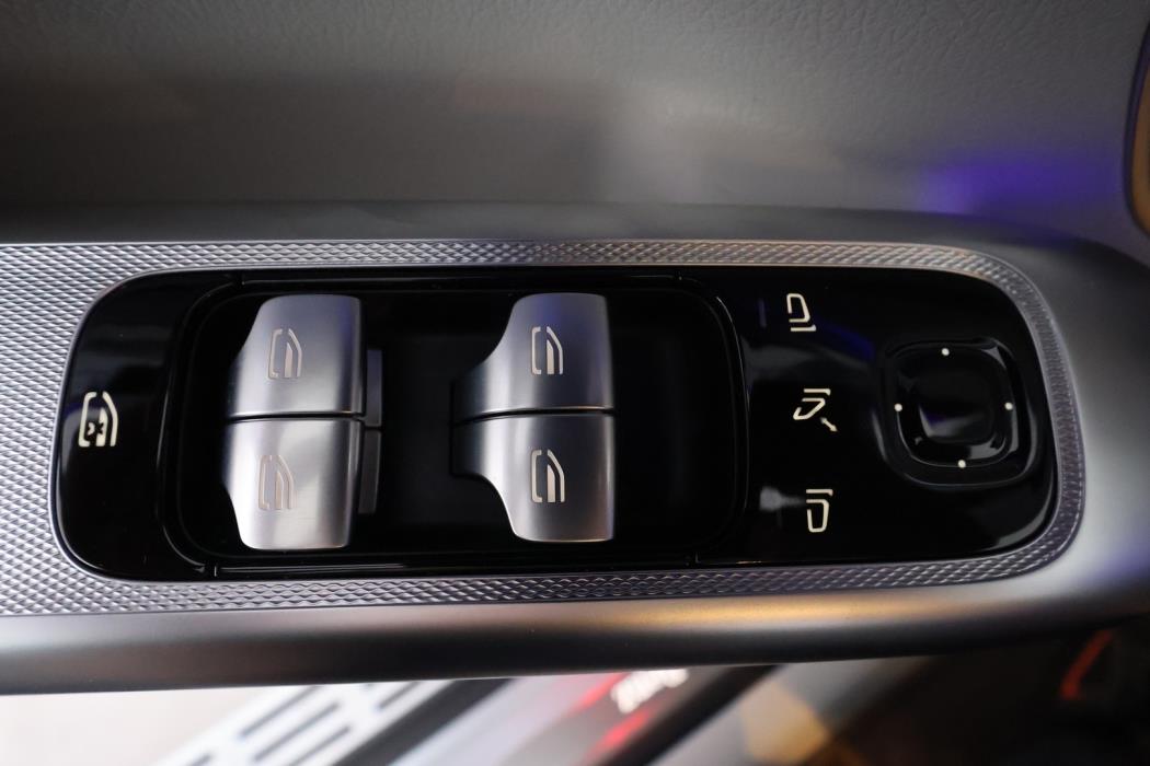 MERCEDES-BENZ EQE SUV 2023