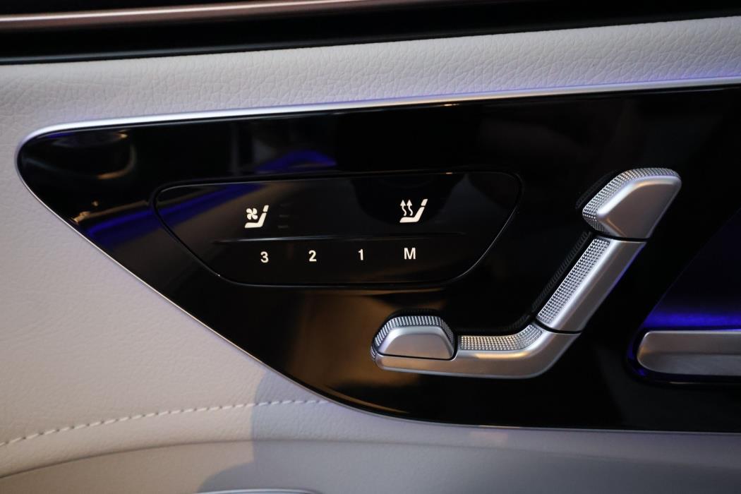 MERCEDES-BENZ EQE SUV 2023